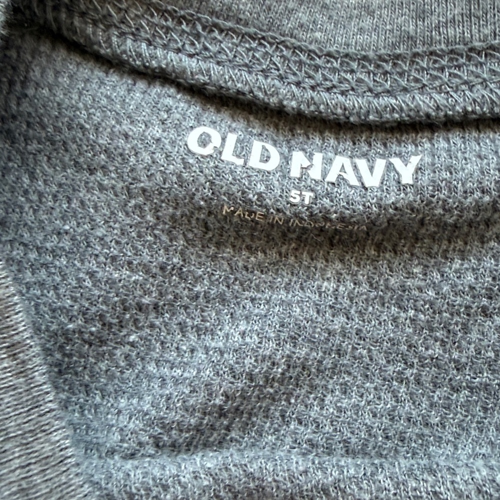 5T Old Navy Kids Long Sleeve Tee Set - Blue, Green, Black - Picture 9 of 9